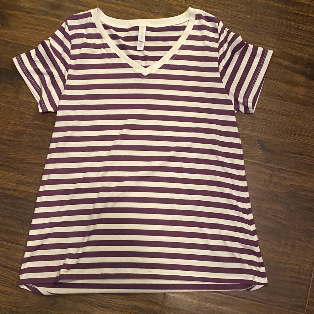 LuLaRoe purple stripe shirt. Size M